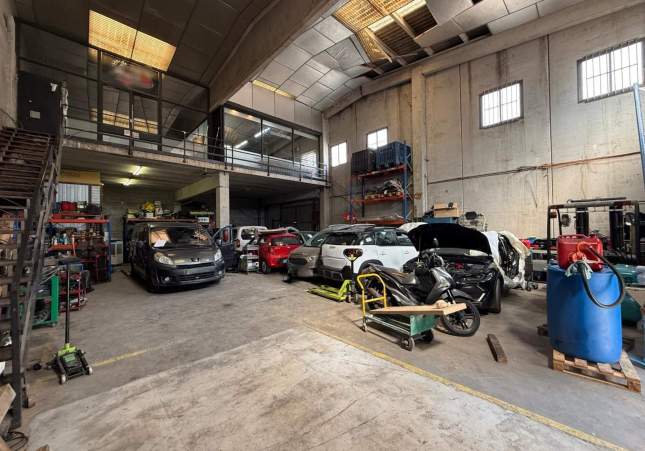 Un dels tallers inspeccionats / Mossos d'Esquadra Un dels tallers inspeccionats / Mossos d'Esquadra