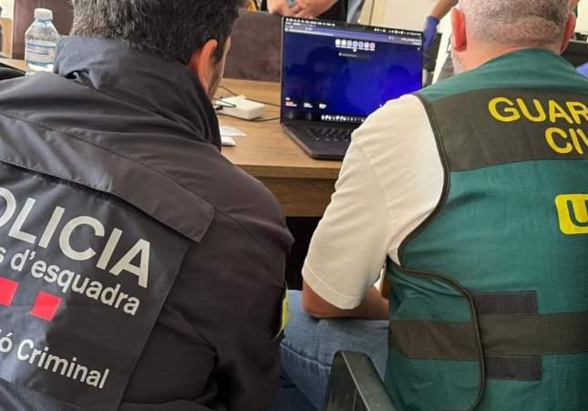 Mossos d'Esquadra i Guàrdia Civil col·laborant en l'operació KillSwitch