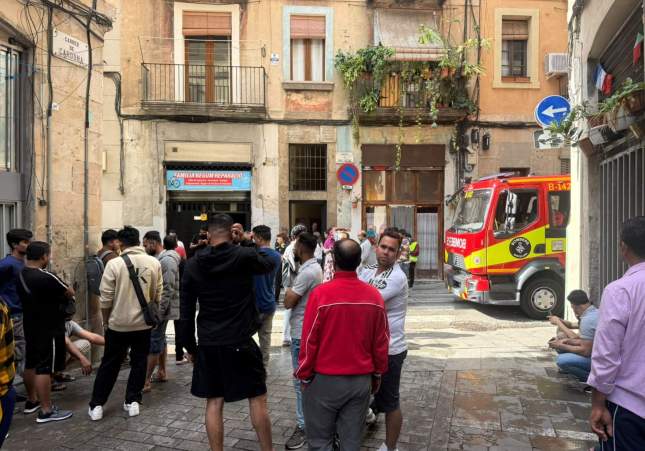 Evacuats per l'incendi al taller / Cedida