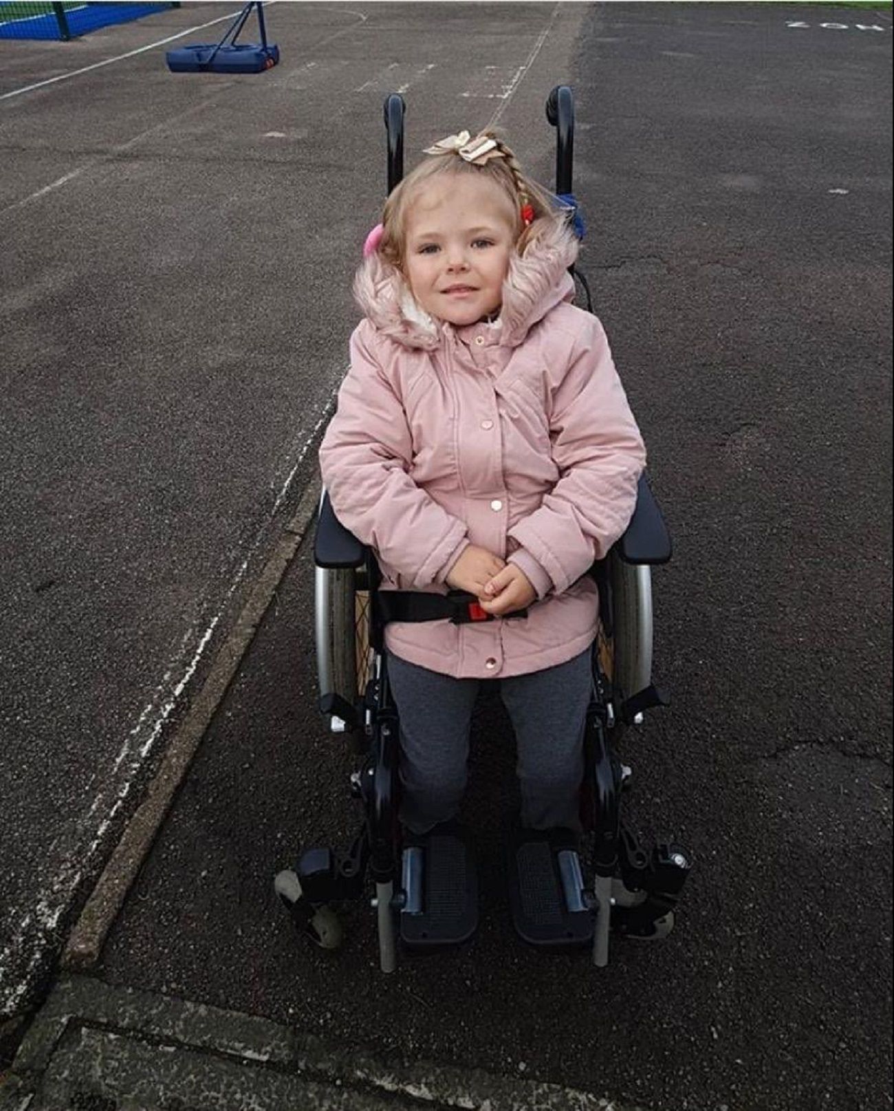 niñas con niña silla rueda niñas con niña silla rueda
