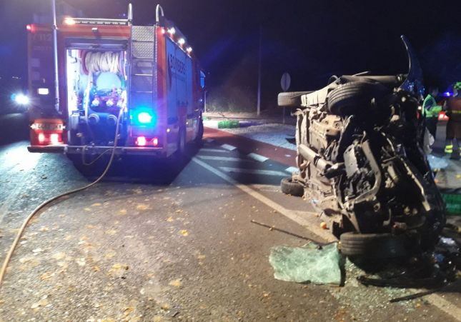 Accidente CV-50 Catadau_Foto: Bomberos Valencia Accidente CV-50 Catadau_Foto: Bomberos Valencia