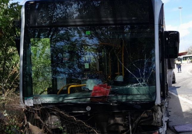 accidente autobus coche diez personas heridas prado llobregar